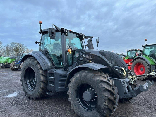 Tractor - Valtra T 235 Direct