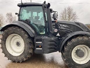 Tractor - Valtra T214 Versu