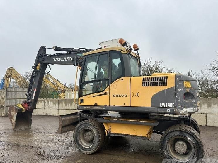 Excavator pe roti - Volvo EW140
