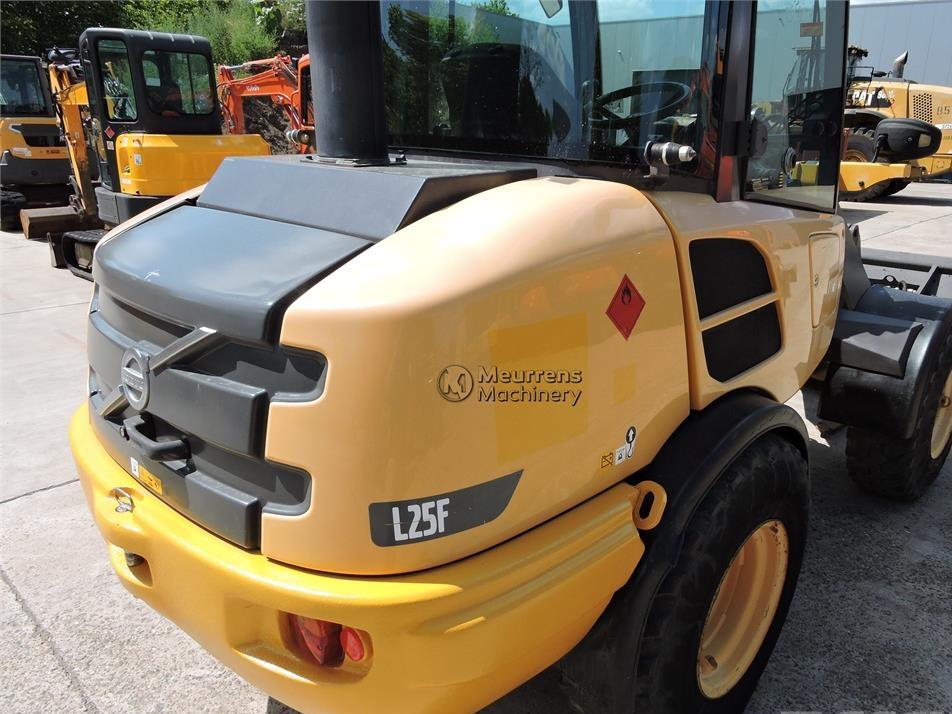 Incarcator frontal - Volvo L25F + FORK