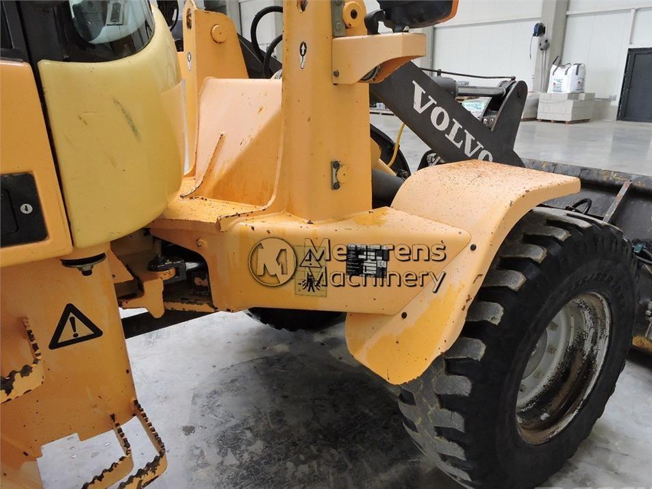 Incarcator frontal - Volvo L30B