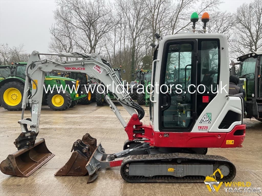 Takeuchi TB 225