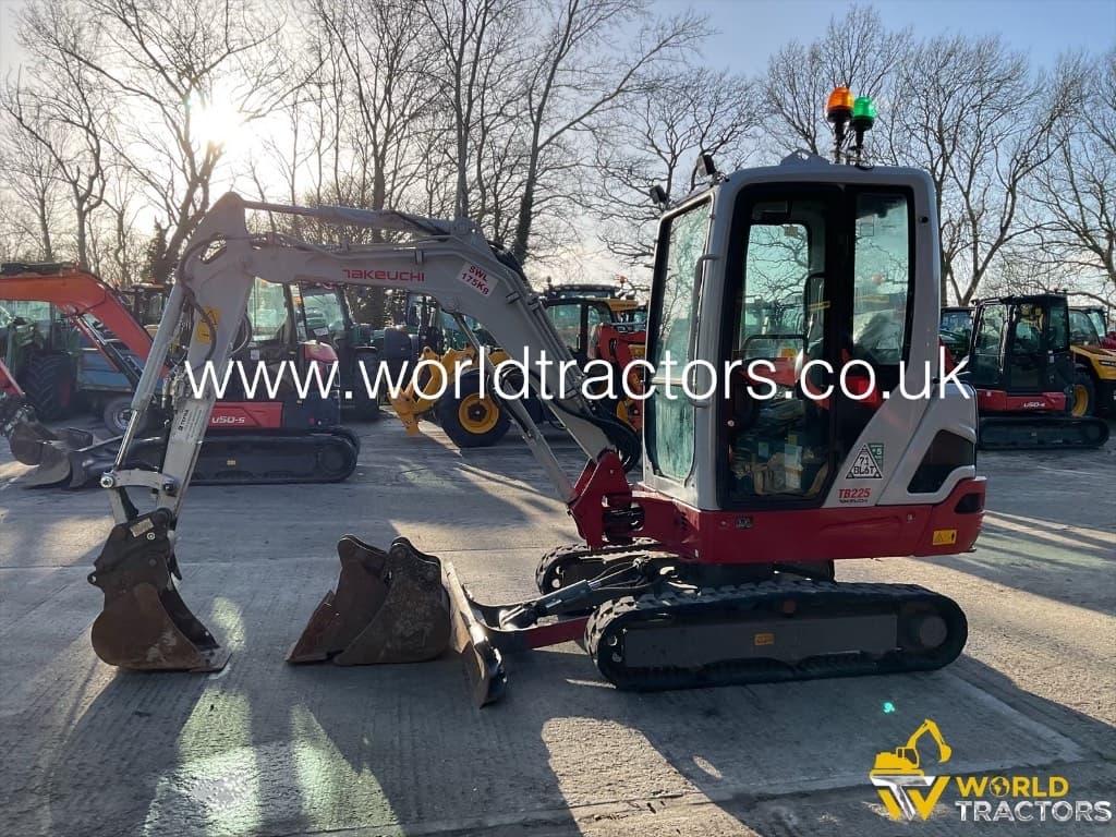Takeuchi TB 225