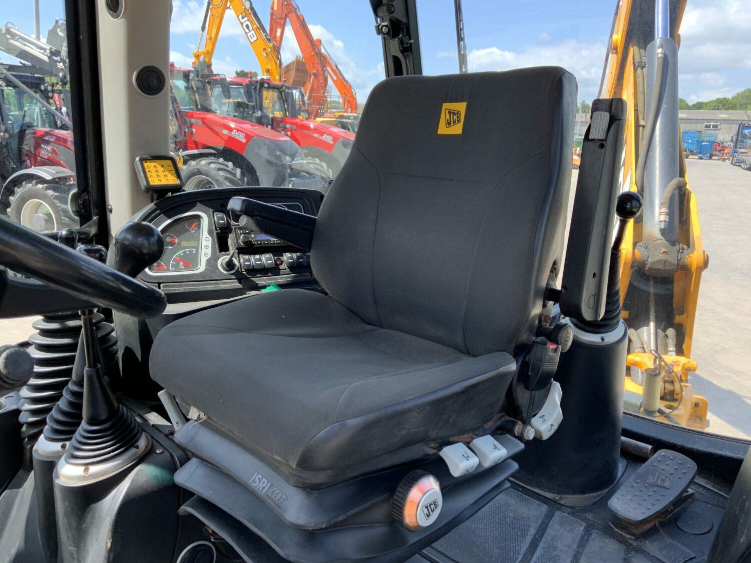 BULDOEXCAVATOR JCB 4CX - VASTech Machinery 