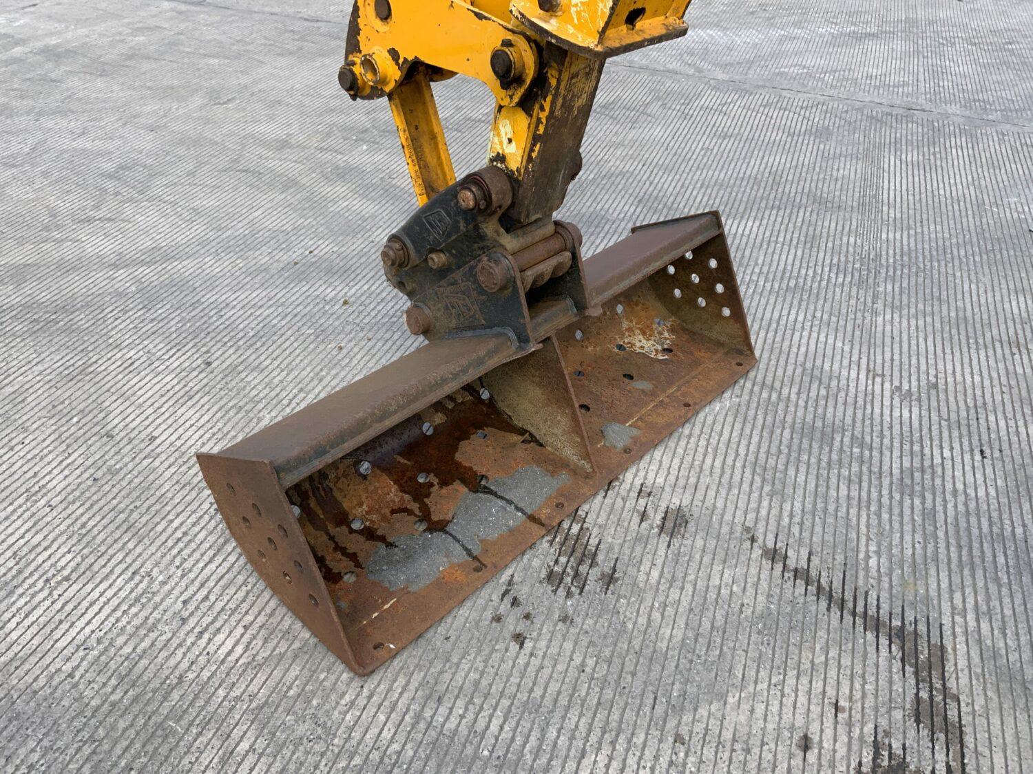 BULDOEXCAVATOR JCB 4CX - VASTech Machinery 
