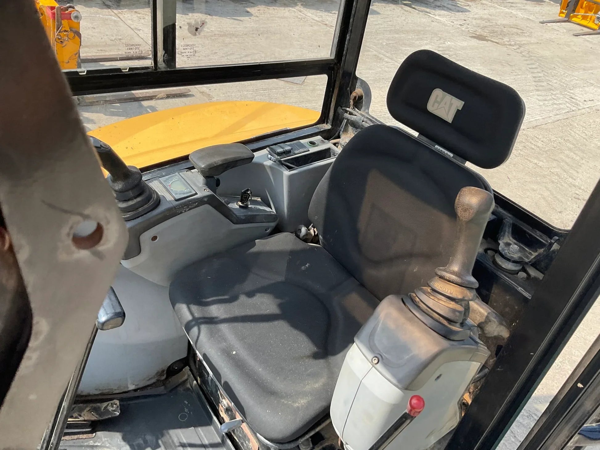 MINIEXCAVATOR CAT 302.7 - VASTech Machinery 