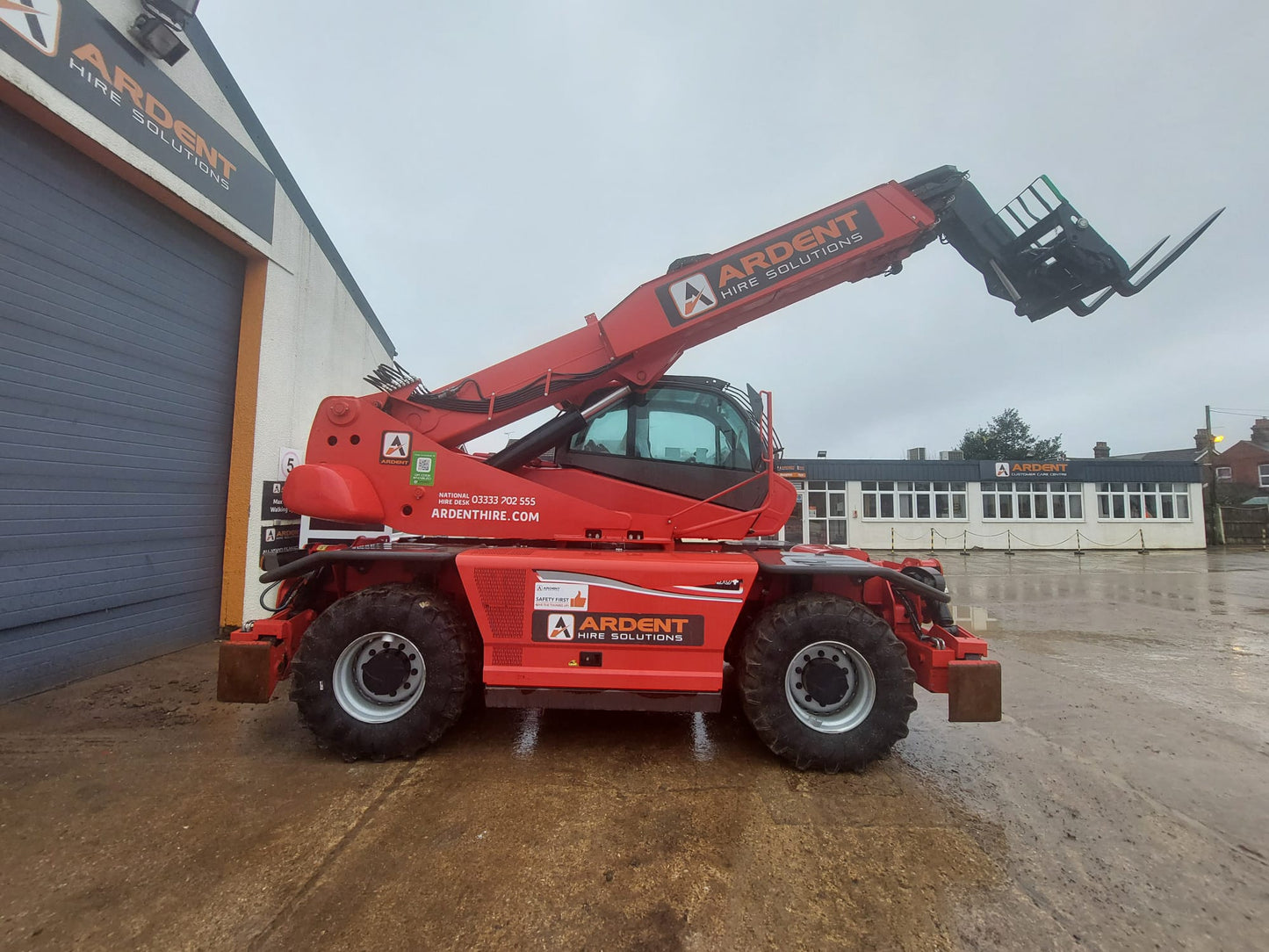 STIVUITOR TELESCOPIC MANITOU MRT 2550 - VASTech Machinery 