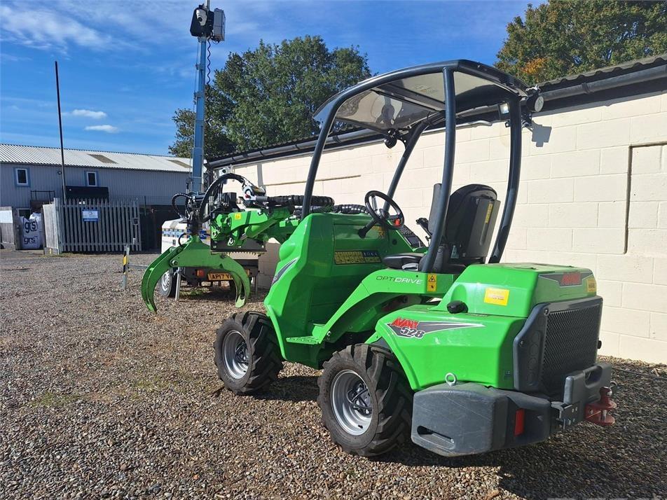 Incarcator frontal - Avant 528