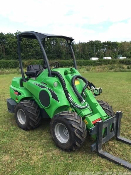 Incarcator frontal - Avant 650I