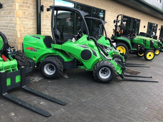 Incarcator frontal - Avant 735