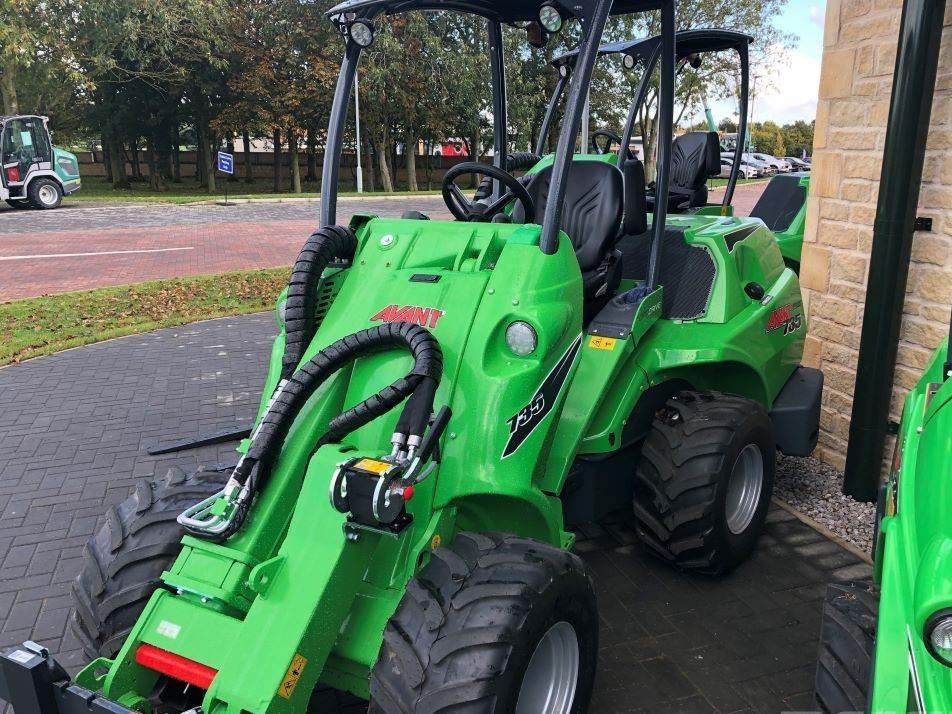 Incarcator frontal - Avant 735