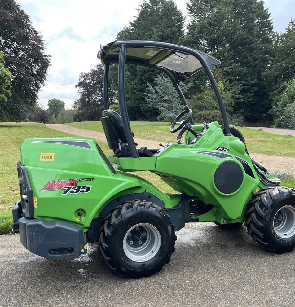 Incarcator frontal - Avant 735