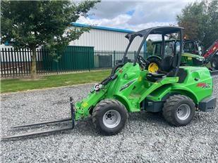 Incarcator frontal - Avant 755I