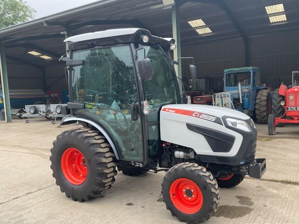 Tractor - Bobcat CT 2535