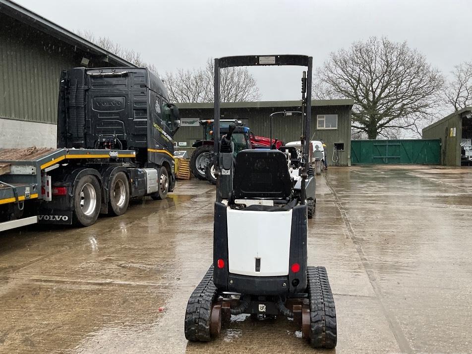 Miniexcavator - Bobcat E 10