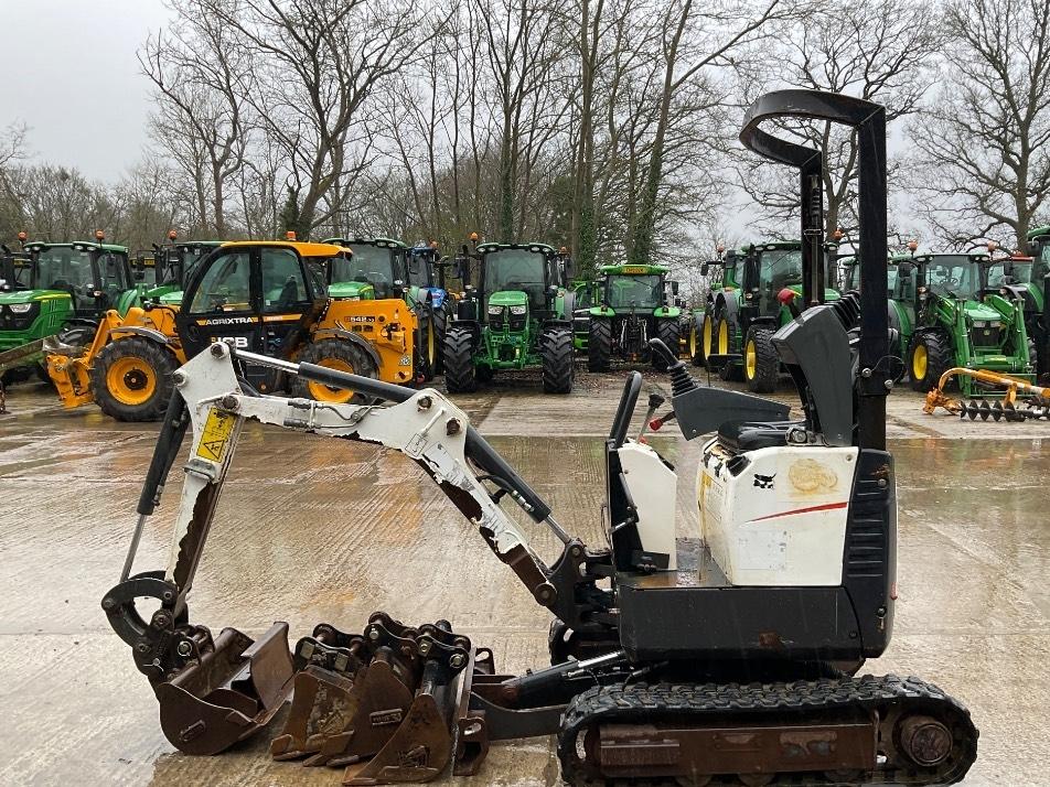 Miniexcavator - Bobcat E 10