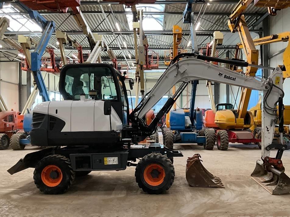 Excavator pe roti - Bobcat E 57 W