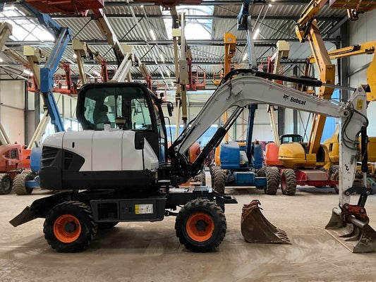 Excavator pe roti - Bobcat E 57 W