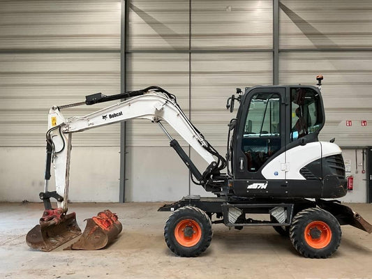 Excavator pe roti - Bobcat E 57 W