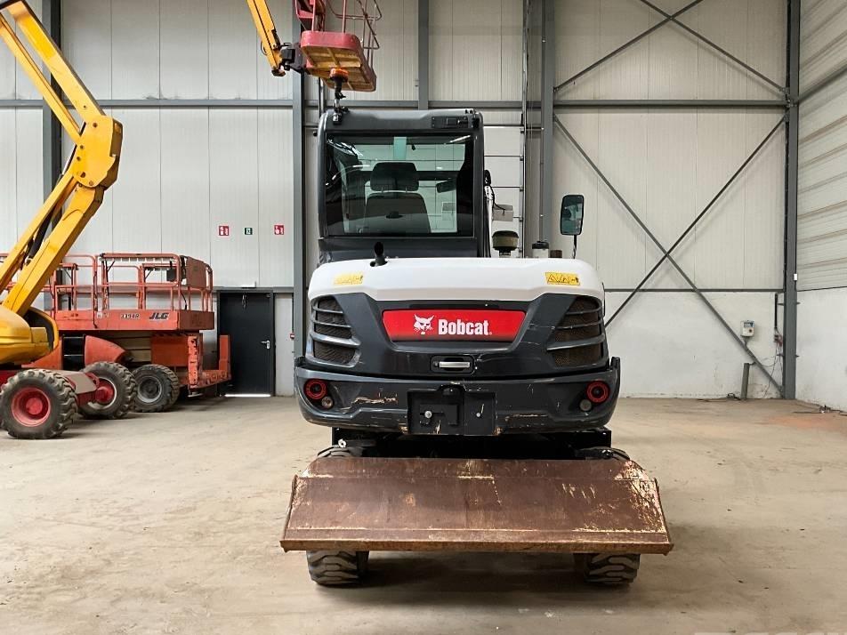 Excavator pe roti - Bobcat E 57 W