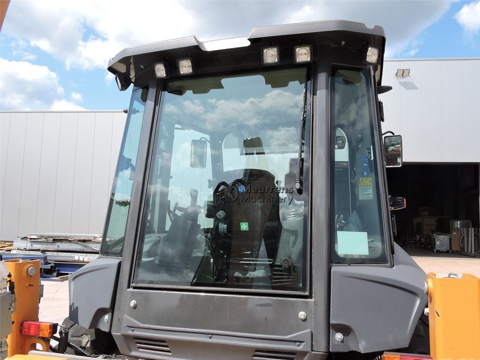 Buldoexcavator - Case 580SV