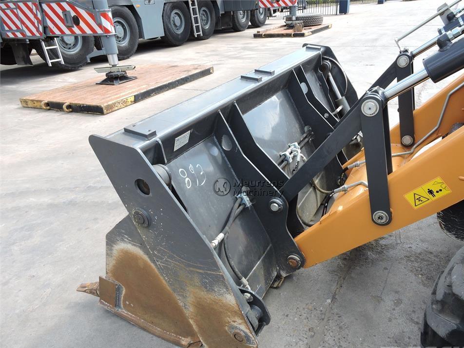 Buldoexcavator - Case 580SV