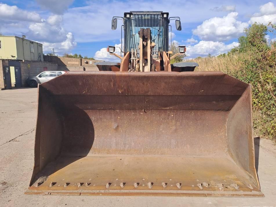 Incarcator frontal - Case 821 E XR