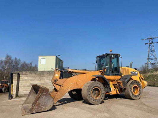 Incarcator frontal - Case 821 F