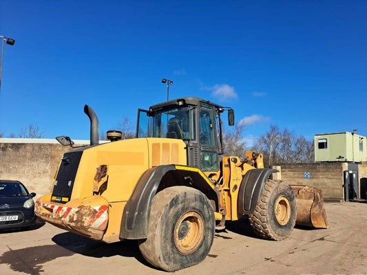 Incarcator frontal - Case 821 F