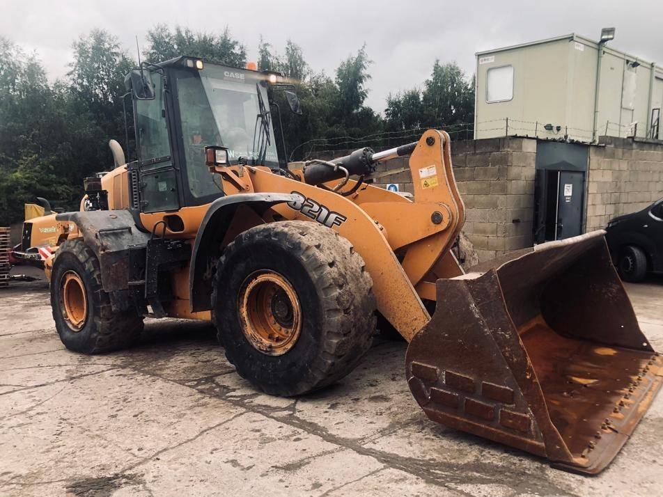 Incarcator frontal - Case 821 F