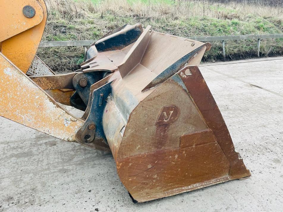 Incarcator frontal - Case 821 FXR