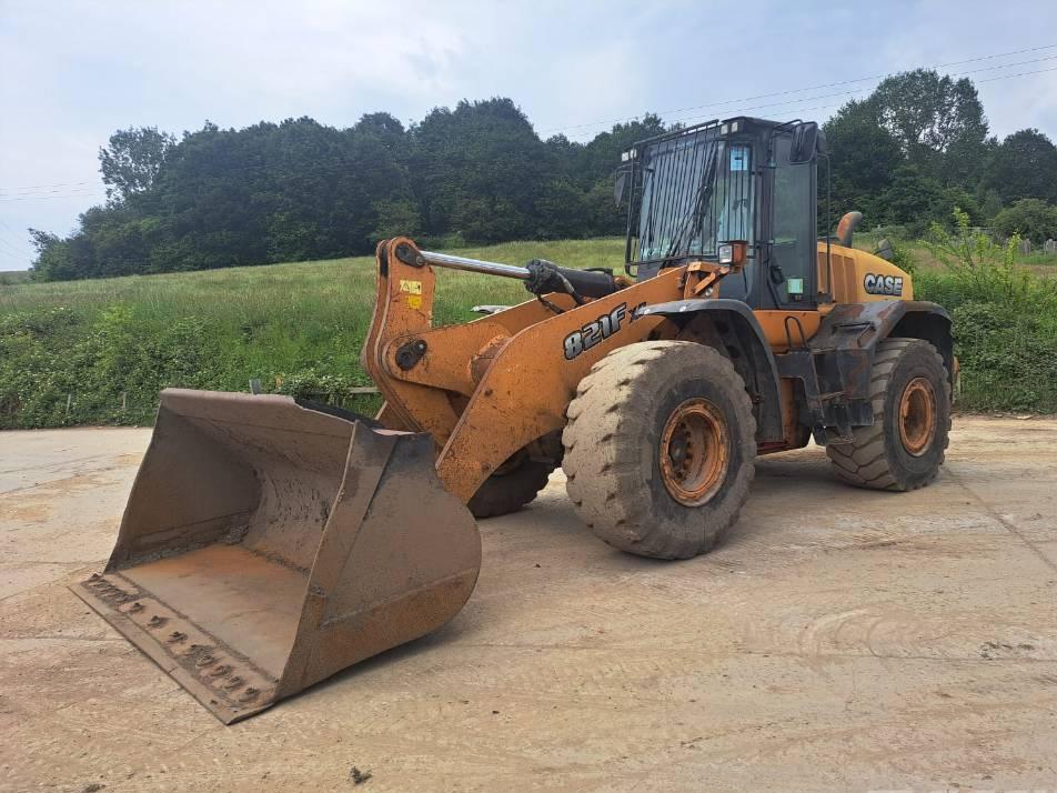 Incarcator frontal - Case 821 FXR