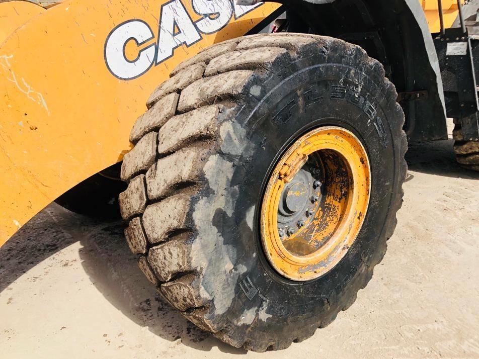 Incarcator frontal - Case 821 GXR