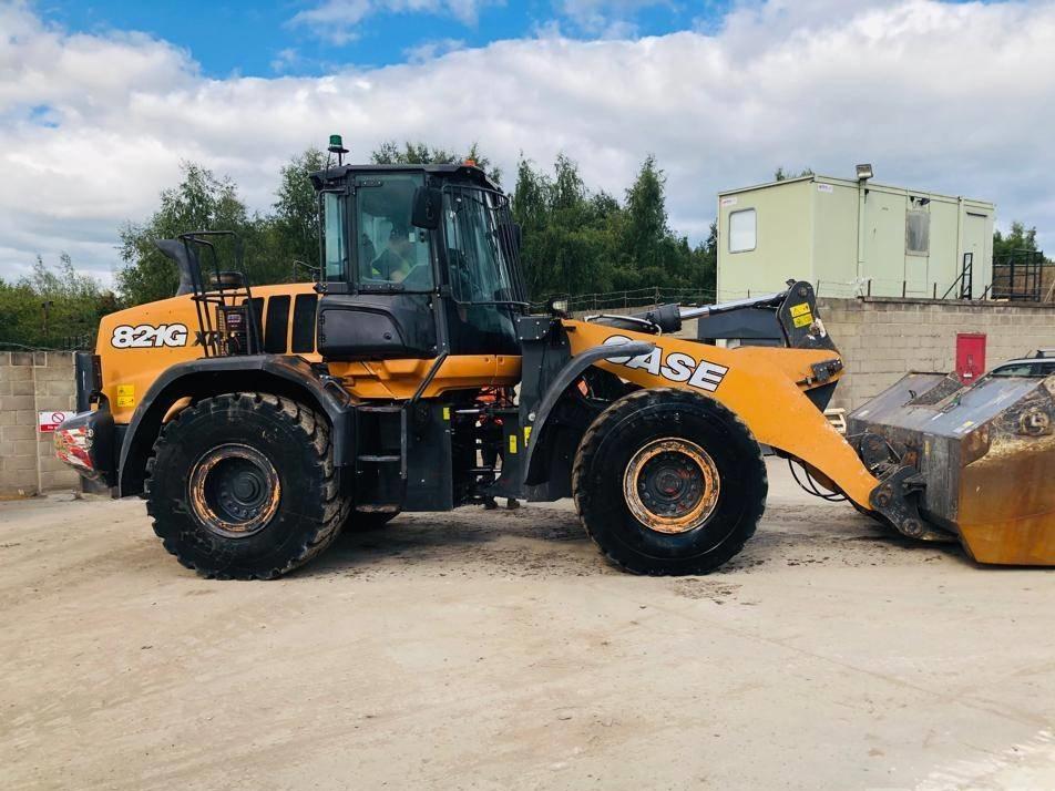 Incarcator frontal - Case 821 GXR