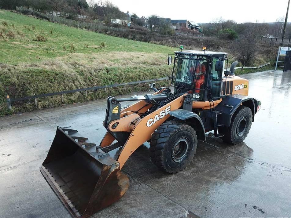 Incarcator frontal - Case 821 GXR