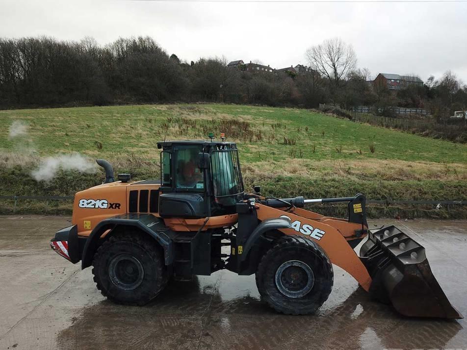 Incarcator frontal - Case 821 GXR