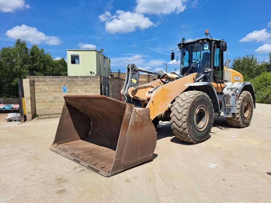 Incarcator frontal - Case 821 GXR