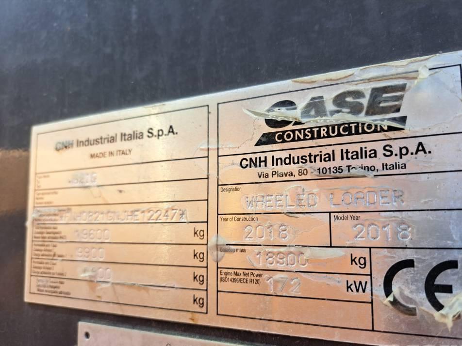 Incarcator frontal - Case 821 GXR