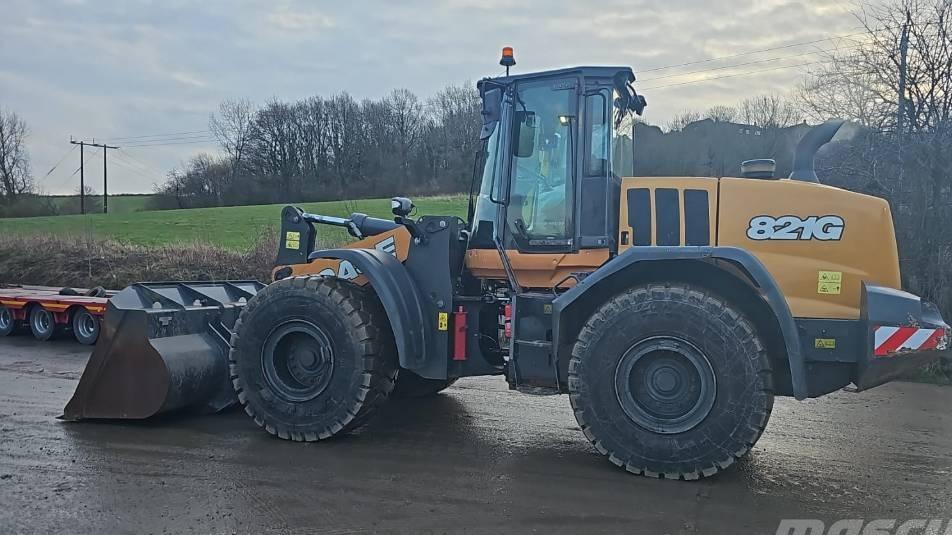 Incarcator frontal - Case 821 GXR