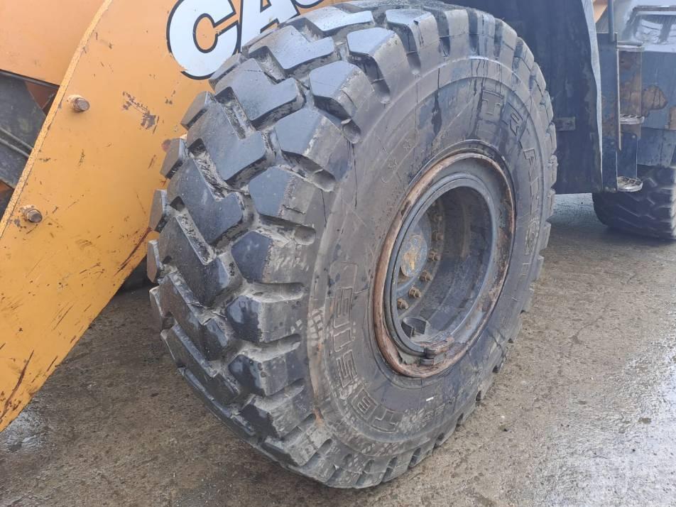 Incarcator frontal - Case 821g