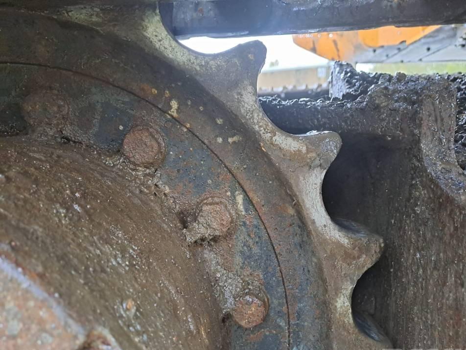 Excavator pe senile - Case CX 130 D