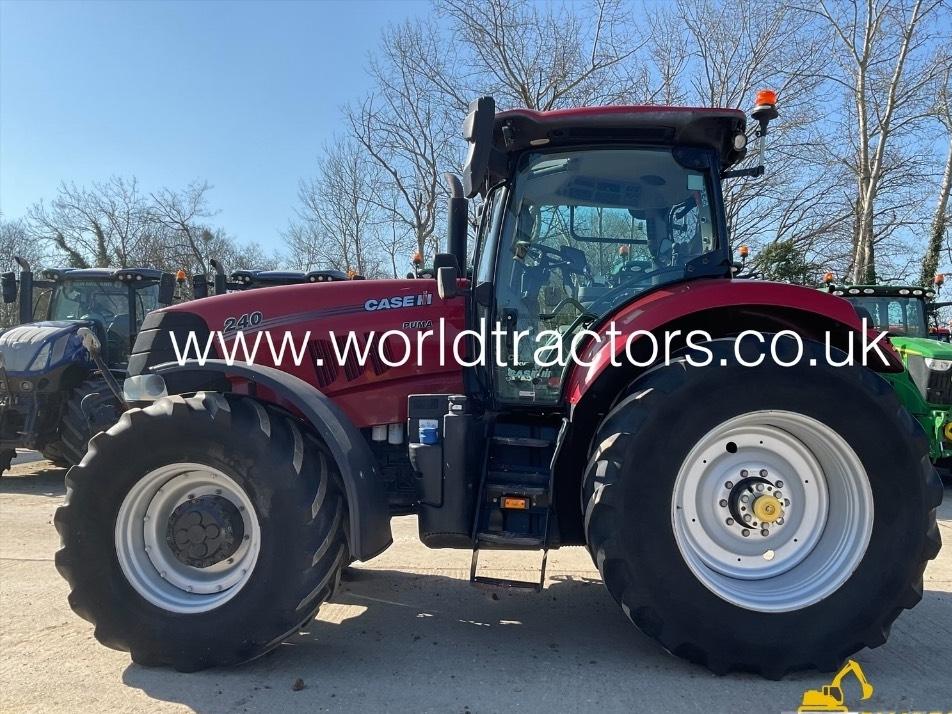 Tractor - Case IH Puma 240