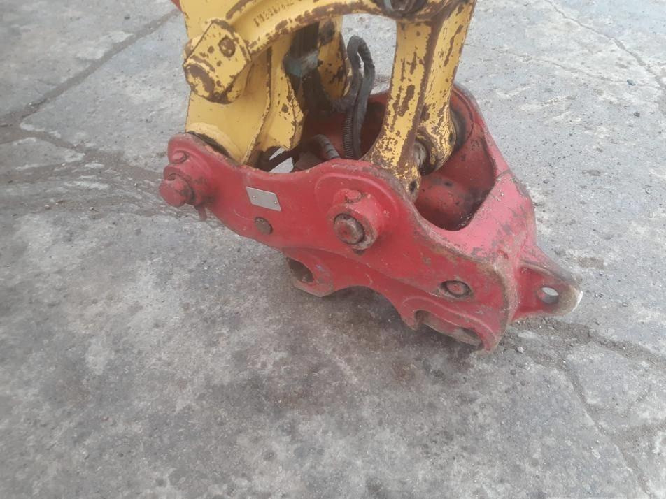 Excavator pe roti - Case WX 170