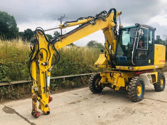 Excavator pe roti - Case WX 170