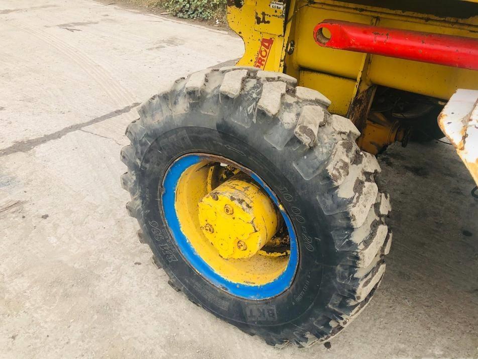 Excavator pe roti - Case WX 170