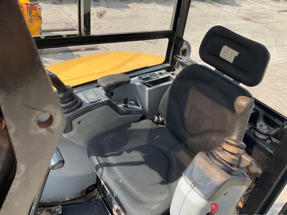 Miniexcavator - CAT 302.7 D CR