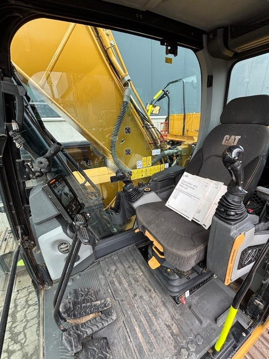 Excavator pe senile - CAT 320 -- full options -- Made in Japan