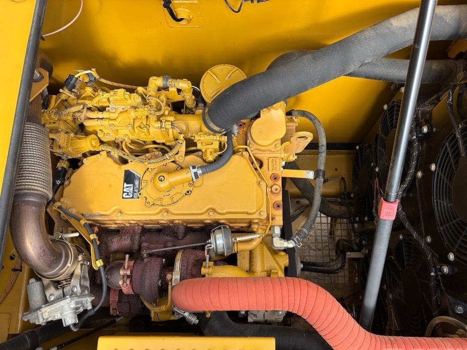 Excavator pe senile - CAT 320 -- full options -- Made in Japan