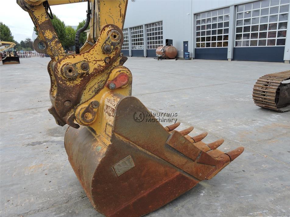 Excavator pe senile - CAT 323EL