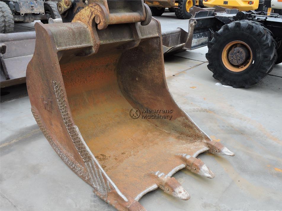 Excavator pe senile - CAT 323EL